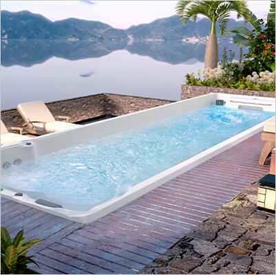 حمام سباحة اللياقة البدنية الانتهائي 